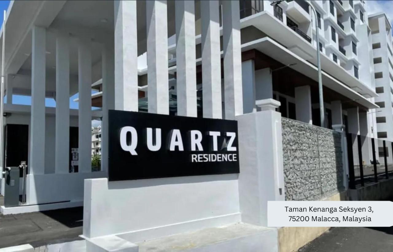 Quartz Residence Melaka By Renshi Esterno foto